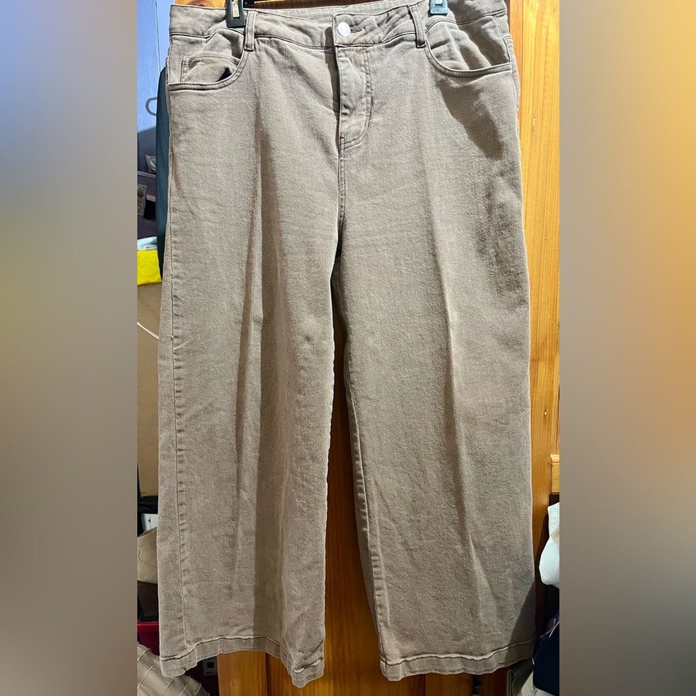 entro Wide-Leg Cropped Jeans in light brown